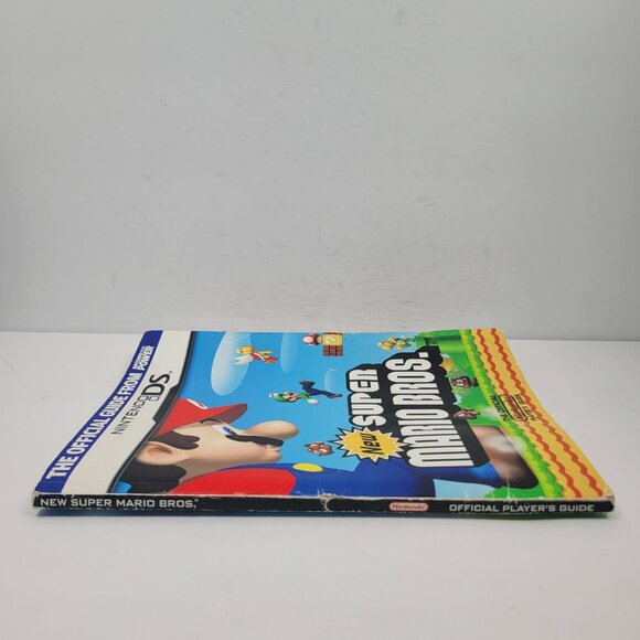 New Super Mario Bros Official Nintendo DS Players Guide Nintendo Power 2006 - Picture 3 of 5